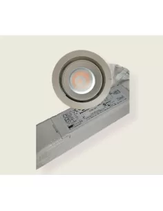 Iguzzini Laser-Einbaustrahler, weiß, Orientierungsrahmen, LED, 1 x 10 W, warm, 3000 °K, Durchmesser 75 Flut, 3 P408 701 0