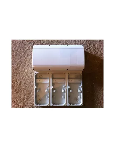 Bticino cqb18003 base 3 interlock sockets with box