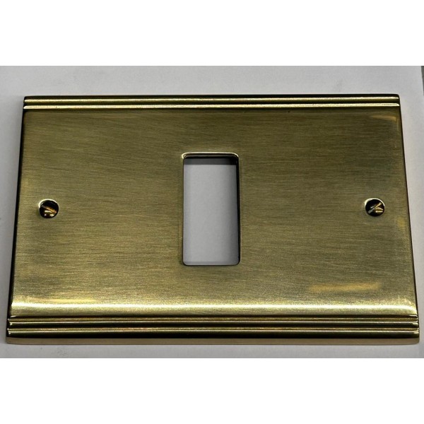 Vimar 08535.OT 1-hole brass plate for rectangular boxes